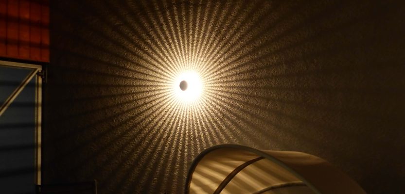 Wandlicht mit Muster