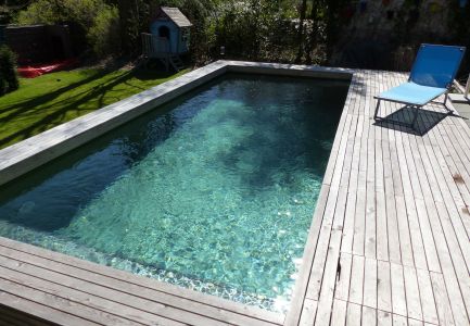 Moderner Pool von oben