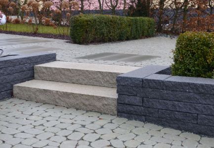 Treppenstufen aus Naturstein