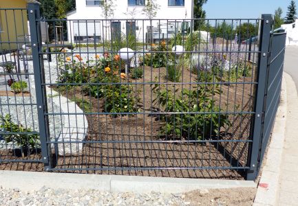 Moderner Gartenzaun